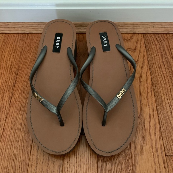 dkny wedge flip flops
